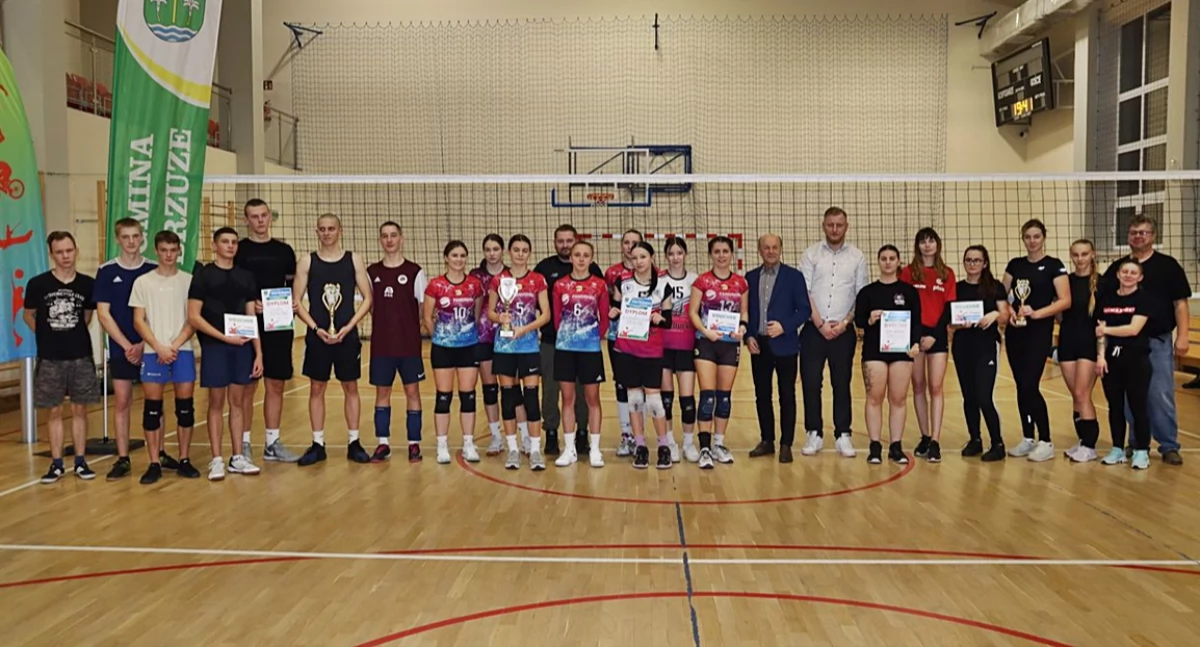 Siatkówka, Walczyli trofea Ugoszczu [zdjęcia] - zdjęcie, fotografia