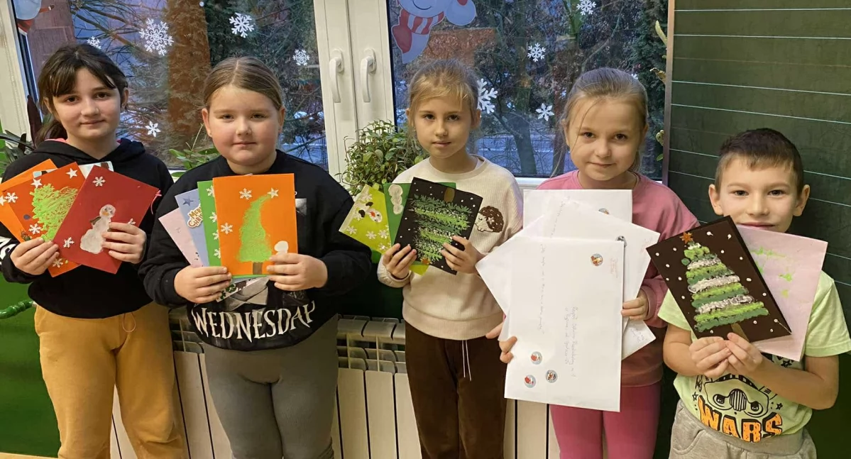 Edukacja, Pisali świąteczne życzenia - zdjęcie, fotografia