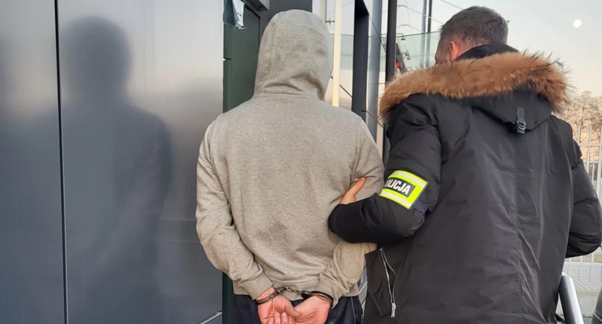 Kronika kryminalna, latek święta spędzi areszcie - zdjęcie, fotografia