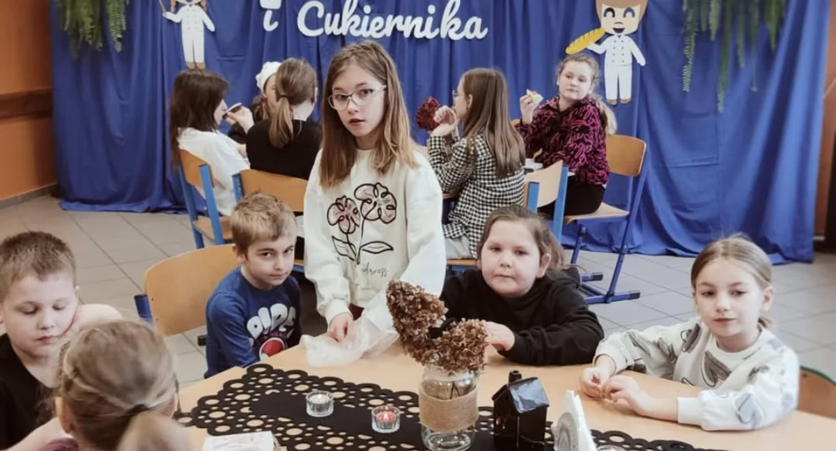 Wydarzenia lokalne, Szkolna kawiarnia [zdjęcia] - zdjęcie, fotografia