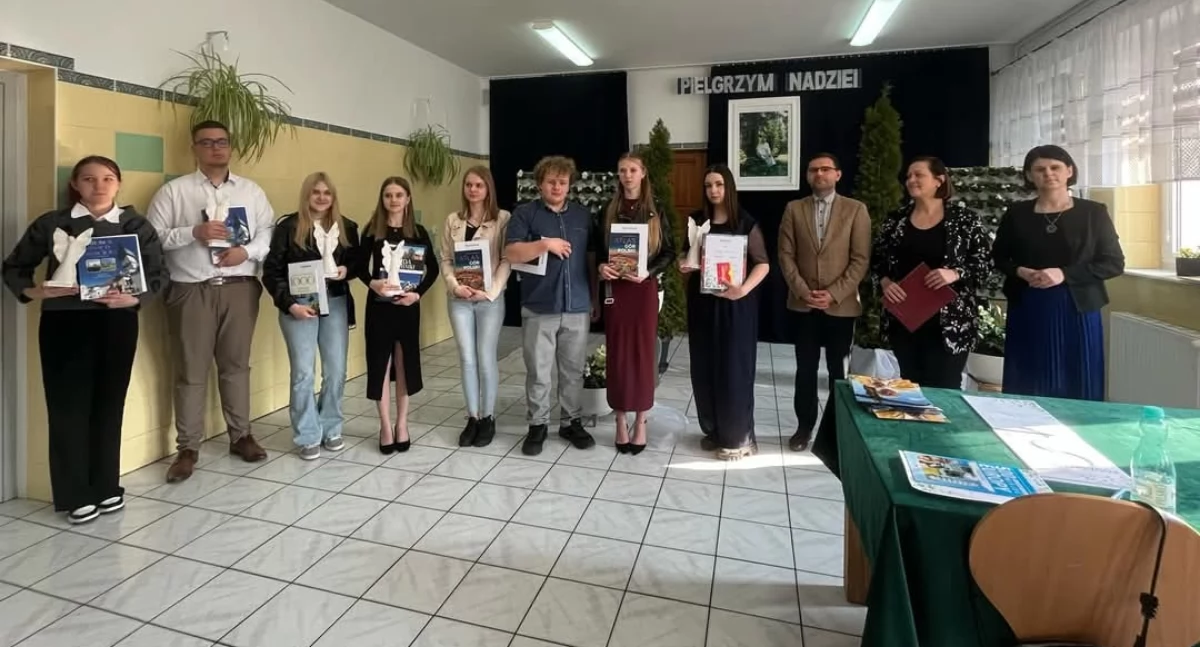Edukacja, Pamiętają papieżu - zdjęcie, fotografia