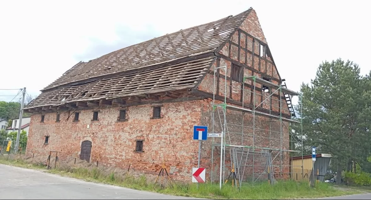 Inwestycje, Wyremontują zabytkowy spichlerz - zdjęcie, fotografia