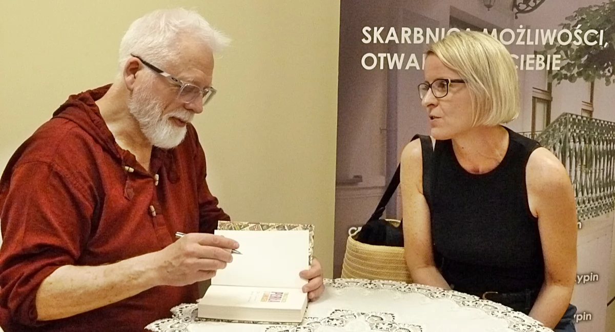 Wydarzenia lokalne, Tomasz Raczek rypińskiej bibliotece [zdjęcia] - zdjęcie, fotografia