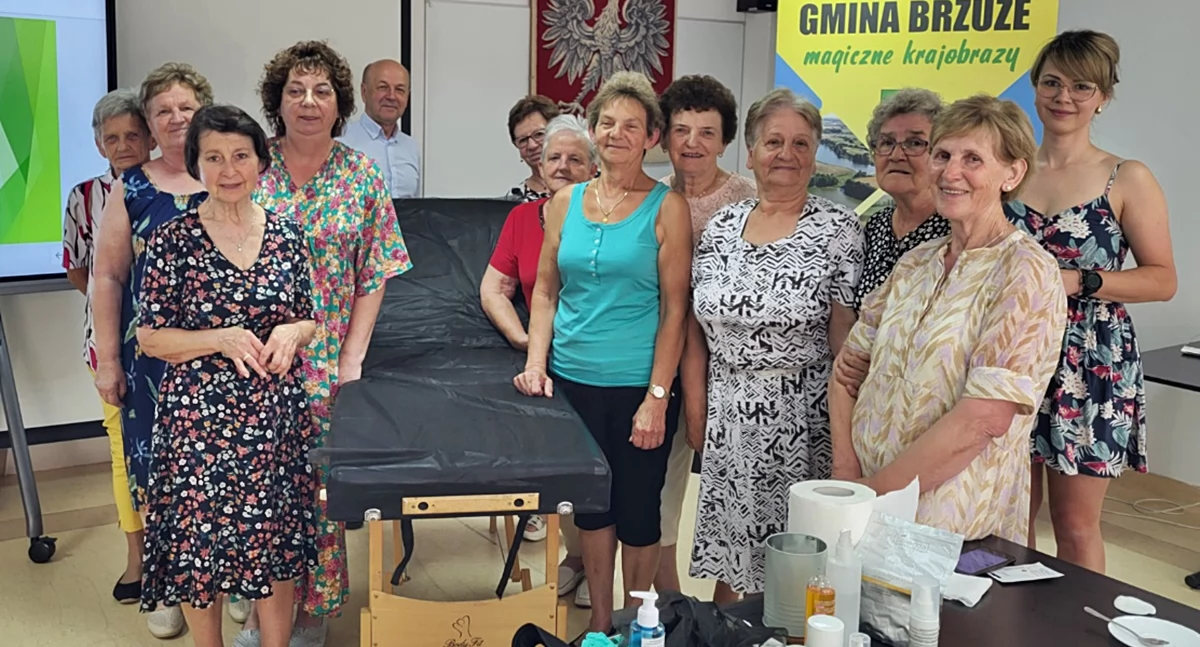 Wydarzenia lokalne, Seniorki wypiękniały - zdjęcie, fotografia