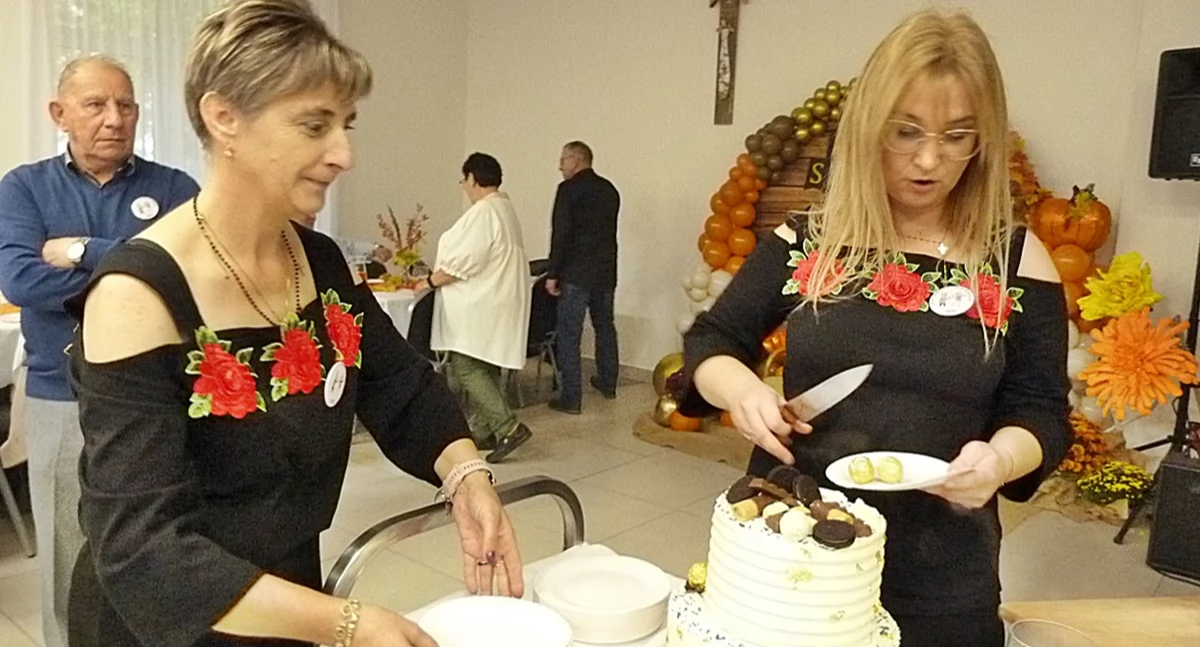 Wydarzenia lokalne, Seniorzy bawili całego! [zdjęcia] - zdjęcie, fotografia