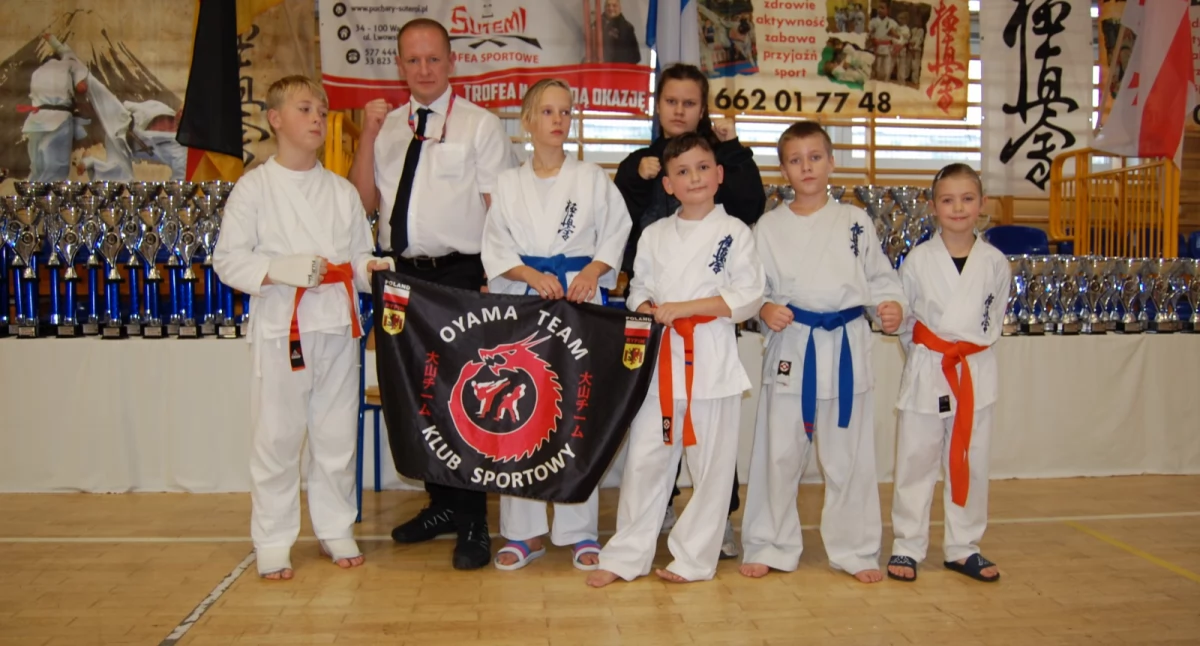 Sztuki walki, Międzynarodowy debiut - zdjęcie, fotografia