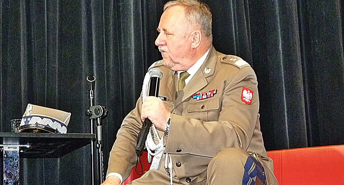 Wydarzenia lokalne, Przeszkolą urzędników obronności - zdjęcie, fotografia