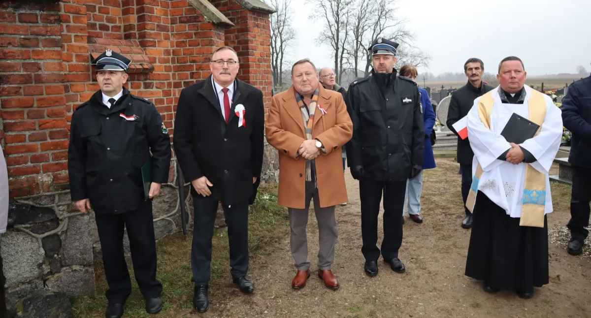 Wydarzenia lokalne, Patriotycznie Sadłowie - zdjęcie, fotografia