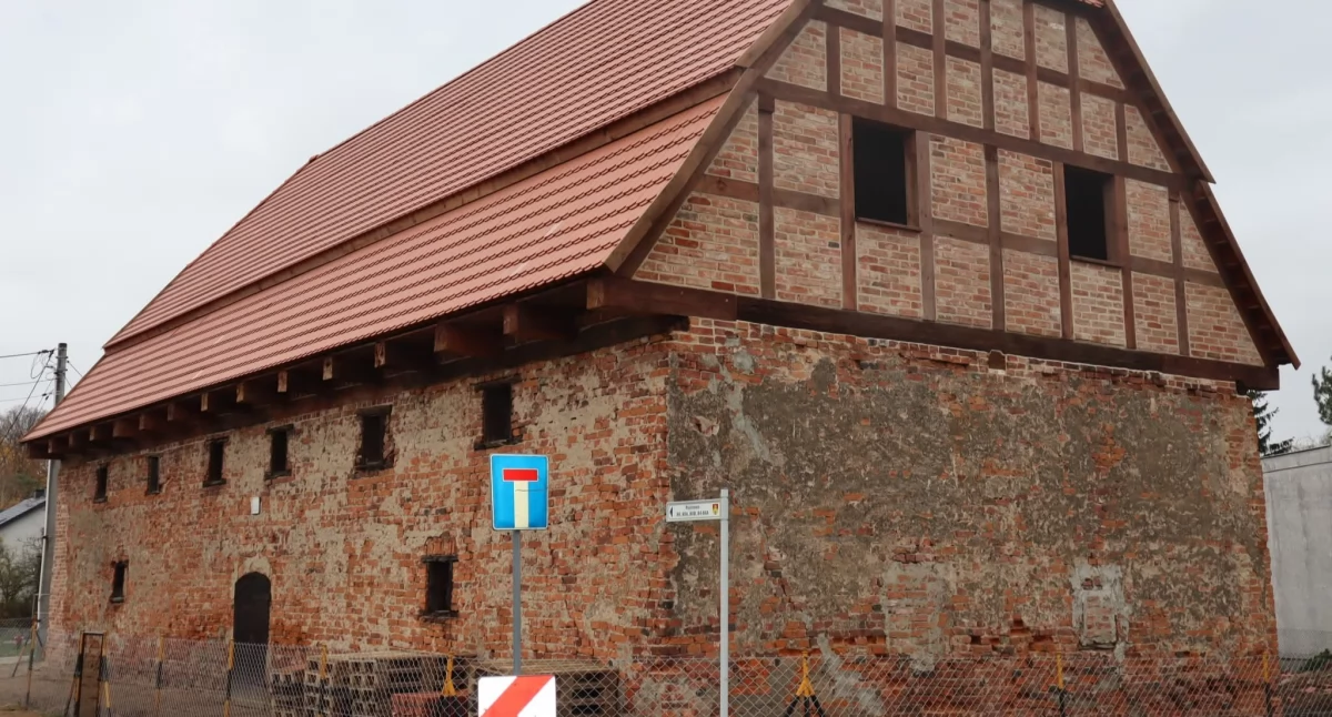 Inwestycje, Zabytek remoncie - zdjęcie, fotografia