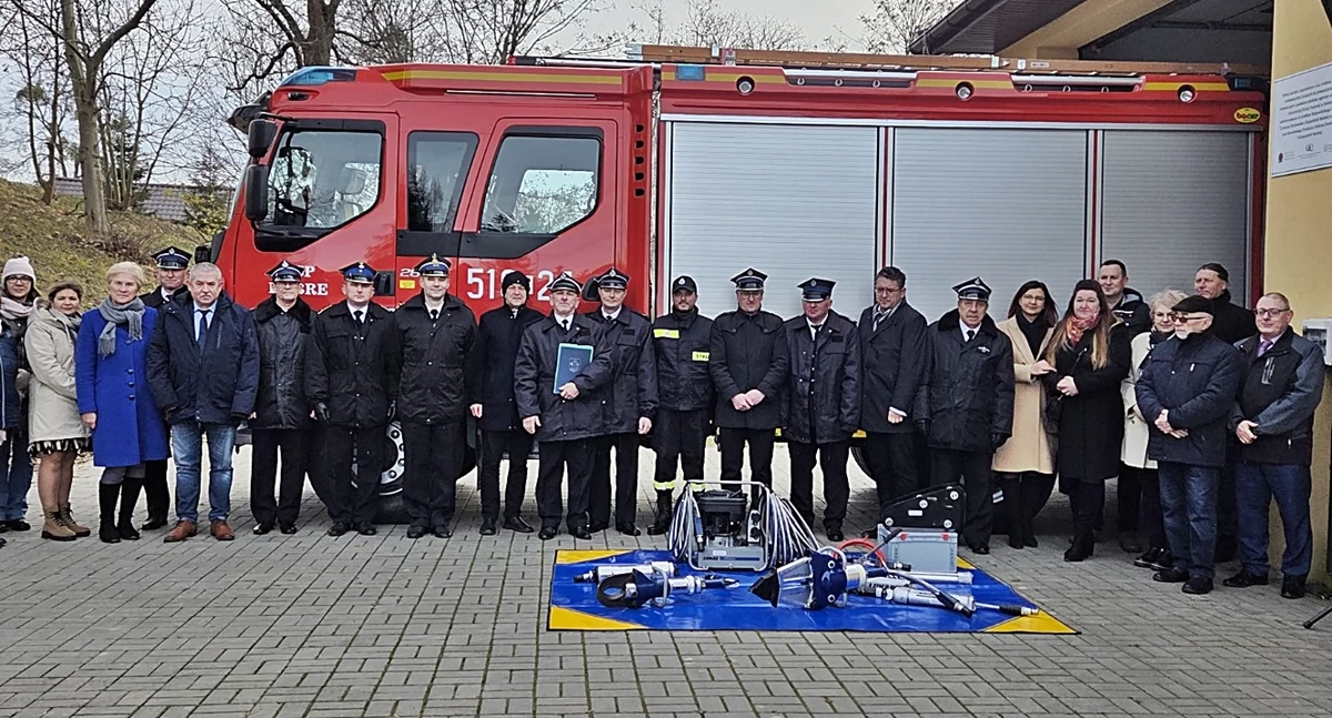 Stowarzyszenia i organizacje, Sprzęt strażaków Dobrego - zdjęcie, fotografia