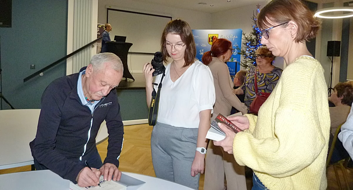 Wydarzenia lokalne, Legenda himalaizmu gościem biblioteki [zdjęcia] - zdjęcie, fotografia