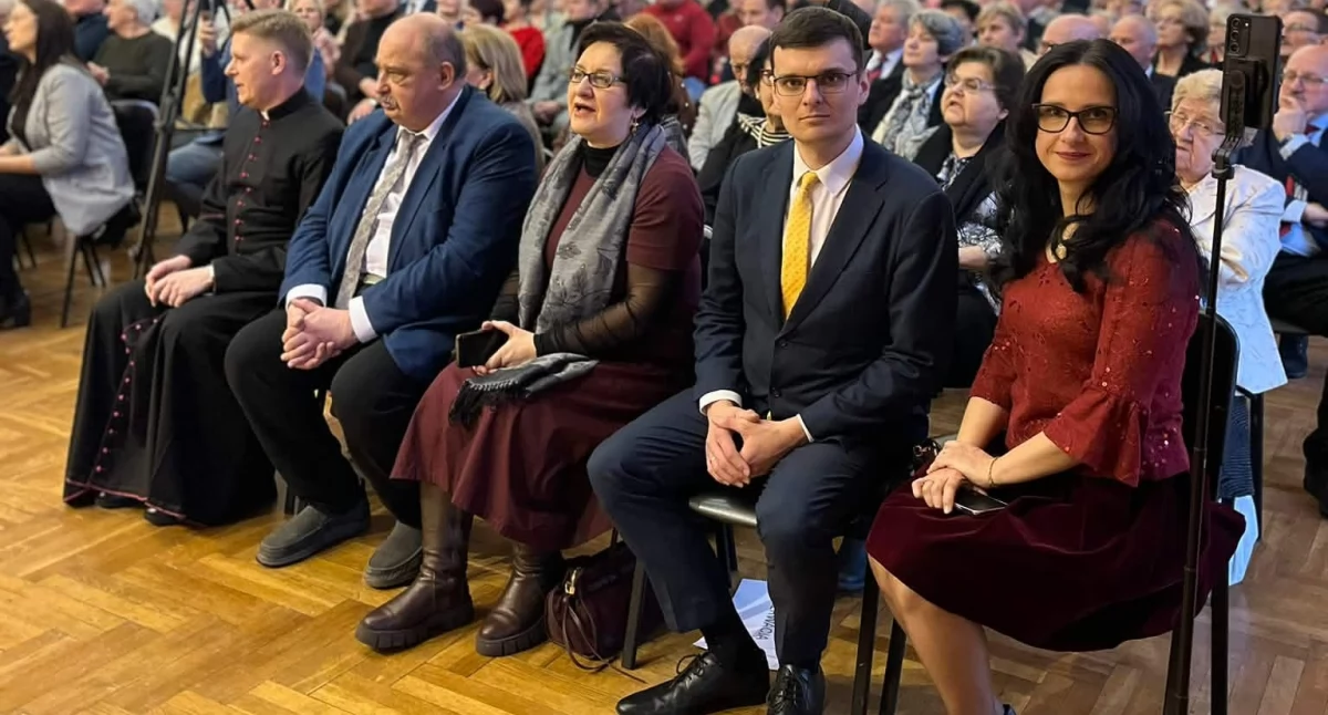 Wydarzenia lokalne, Pełna wspólne kolędowanie - zdjęcie, fotografia