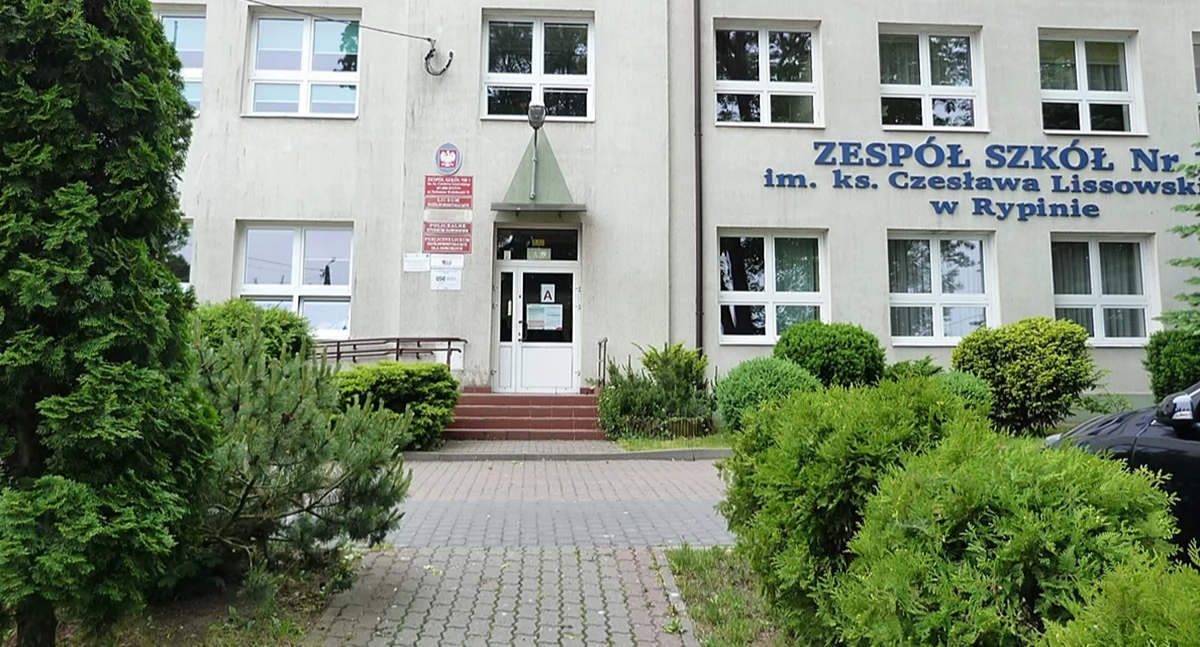 Edukacja, szkoły tarczami - zdjęcie, fotografia