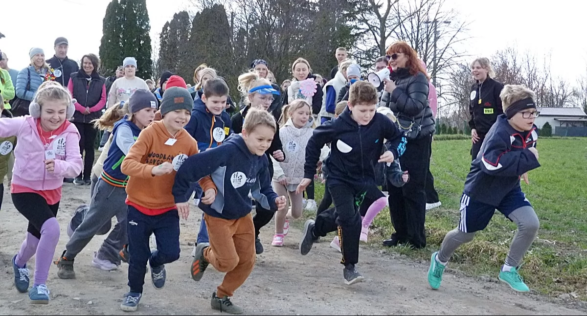Wydarzenia lokalne, Biegiem powitali wiosnę [zdjęcia] - zdjęcie, fotografia