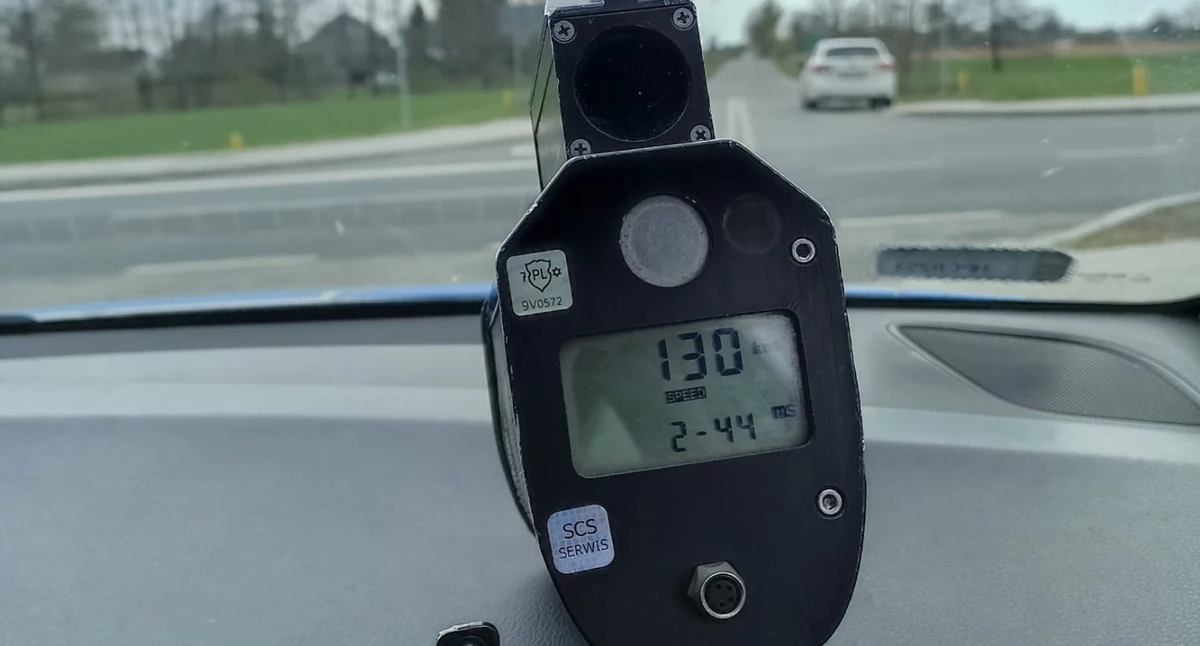 Kronika kryminalna, Zupełne szaleństwo dwóch kierowców zrobili - zdjęcie, fotografia