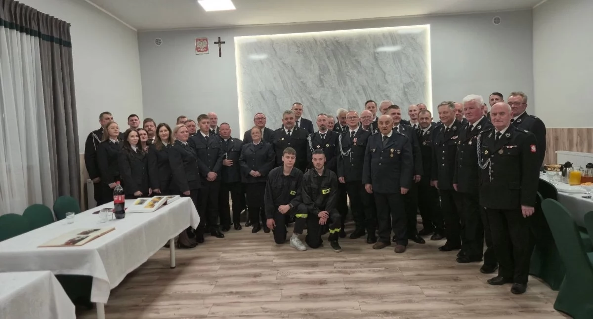 Stowarzyszenia i organizacje, władze wielkie plany - zdjęcie, fotografia