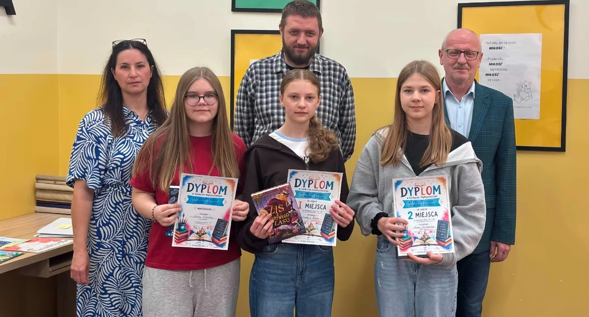 Edukacja, Projektowali okładki książek - zdjęcie, fotografia