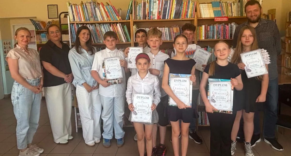 Edukacja, Recytowali Mickiewicza - zdjęcie, fotografia
