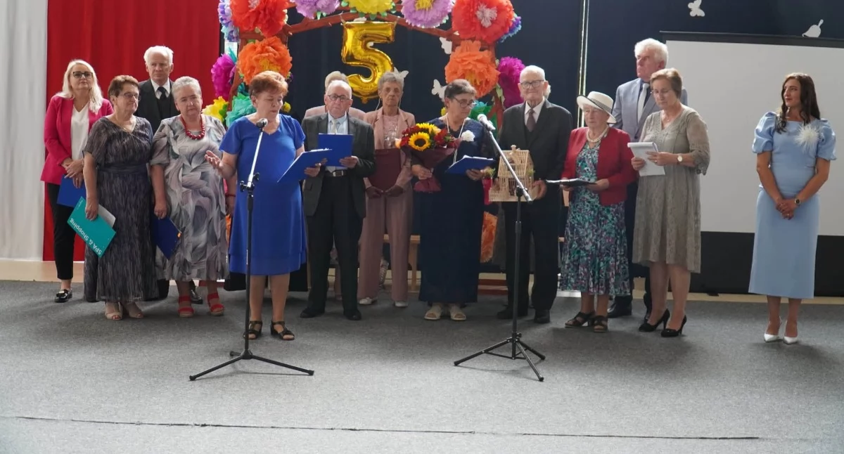Stowarzyszenia i organizacje, seniorów działa - zdjęcie, fotografia