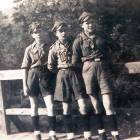 Harcerze 4. drużyny: Roman Kuczmarski, Wacław Łapkiewicz, Józef Ciepliński (fot. ok. 1946)