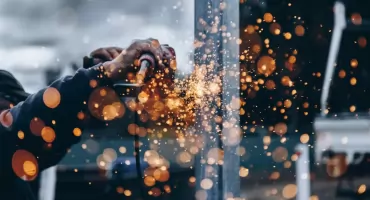 Nowoczesne technologie w projektowaniu narzędzi do pras – co warto wiedzieć?