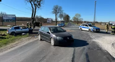 Zderzenie aut, jedno się zapaliło! [zdjęcia]