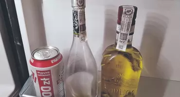 Uciekał ze skradzionym alkoholem. Złapał go policjant
