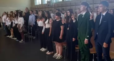 Uroczyste powitanie uczniów w Nadrożu