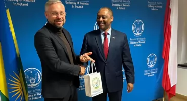 Serdeczny gest ambasadora