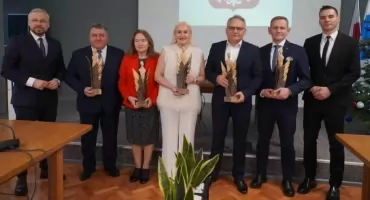 Budżet przegłosowany, statuetki wręczone