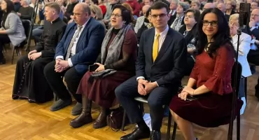 Pełna aula i wspólne kolędowanie