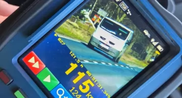 18-latek przeszarżował w Urszulewie. Stracił prawko