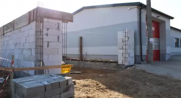 Pną się mury garażu