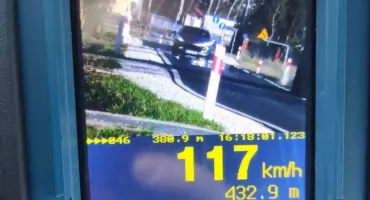 Dwaj kierowcy przeszarżowali, obaj stracili prawka