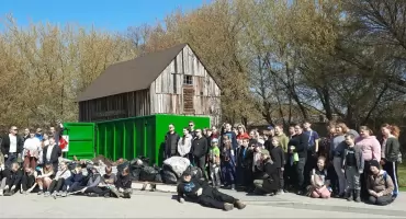 Sprzątali po niszczycielach przyrody