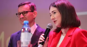 Pełna sala i polityczne emocje, czyli były premier w Rypinie [zdjęcia]