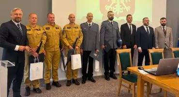 Nagrodzili bohaterów, którzy uratowali 8-latkę